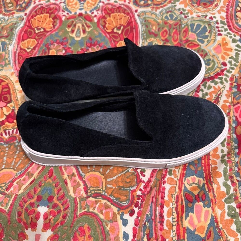 Aquatalia black suede slip on sneaker size 7.5 - Picture 2 of 8